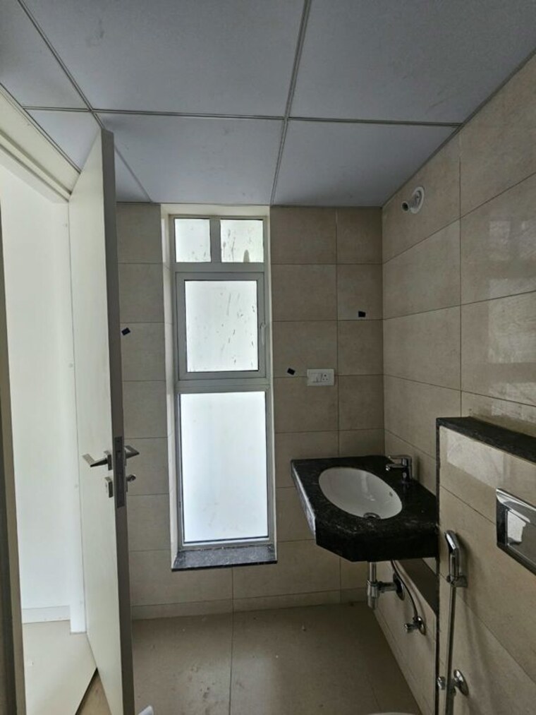 Bathroom, godrej-park-ridge 3 Bedroom 850 Sq.Ft. Apartment In Manjari Pune 10730219