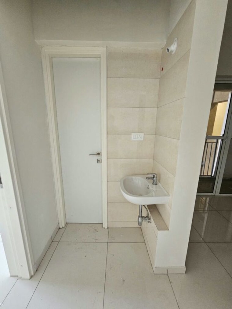 Bathroom, godrej-park-ridge 3 Bedroom 850 Sq.Ft. Apartment In Manjari Pune 10730219