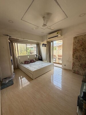Living Room in 4 BHK Apartment at Sher E Punjab, Andheri East – for Rent