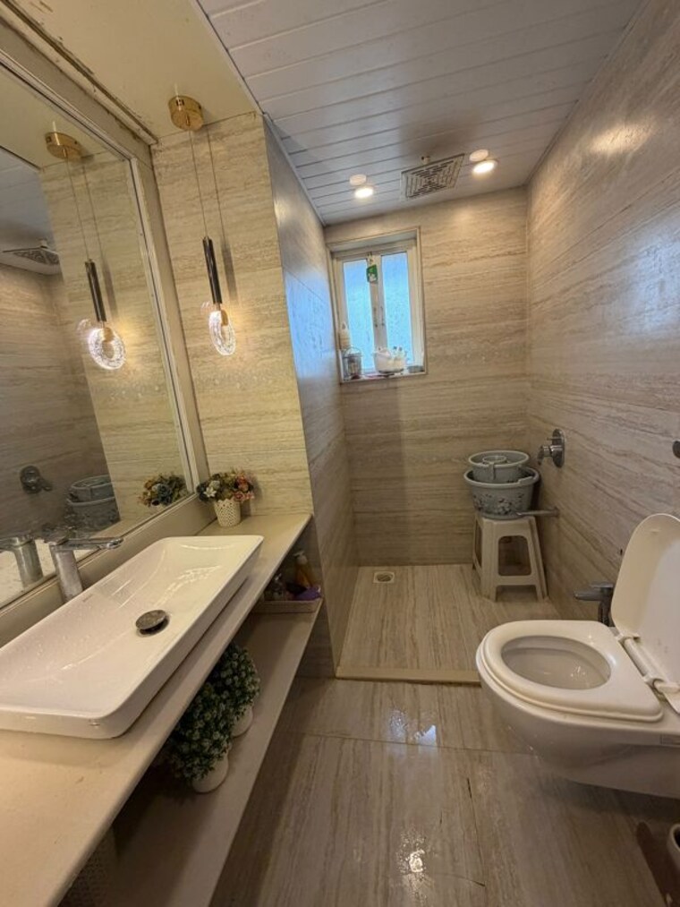 Bathroom, sher-e-punjab 4 Bedroom 1350 Sq.Ft. Apartment In Andheri East Mumbai 10730271