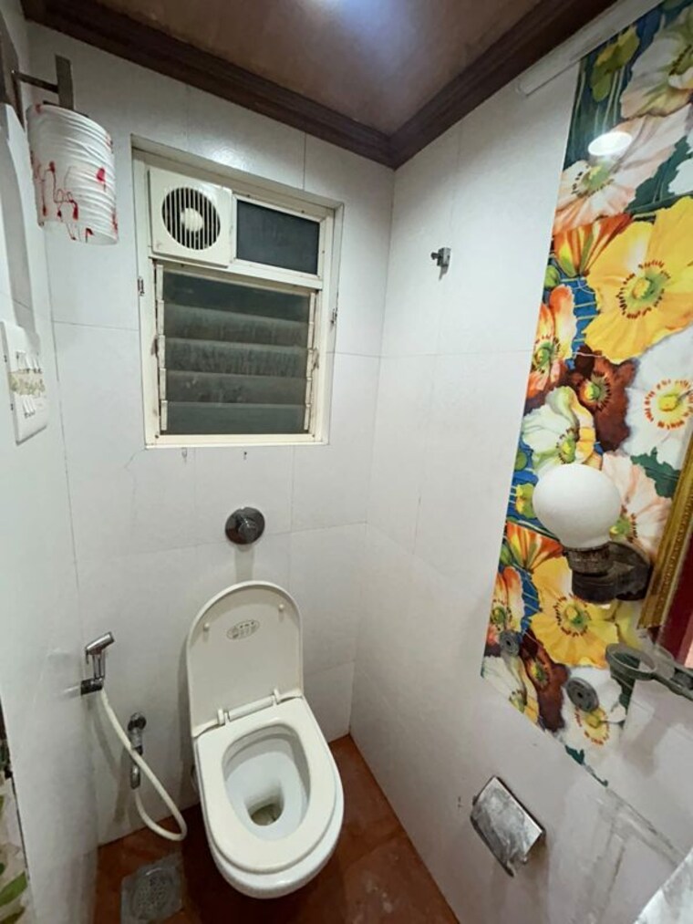 Bathroom, arshie-complex 3 Bedroom 1250 Sq.Ft. Apartment In Versova Mumbai 10730284
