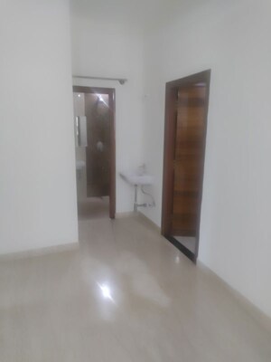 Room in 3 BHK Builder Floor at Rajaji Nagar – for Rent