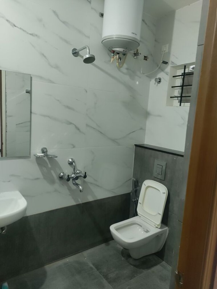 Bathroom, rajaji nagar 3 Bedroom 1400 Sq.Ft. Builder Floor In Rajaji Nagar Bangalore 10730287
