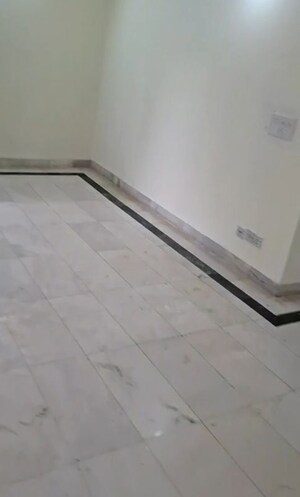Room in 2 BHK Builder Floor at Sushant Lok 2, Sector 57 – for Rent
