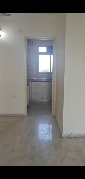 Room in 3 BHK Apartment at Hiranandani Gardens Eldora, Powai – for Rent