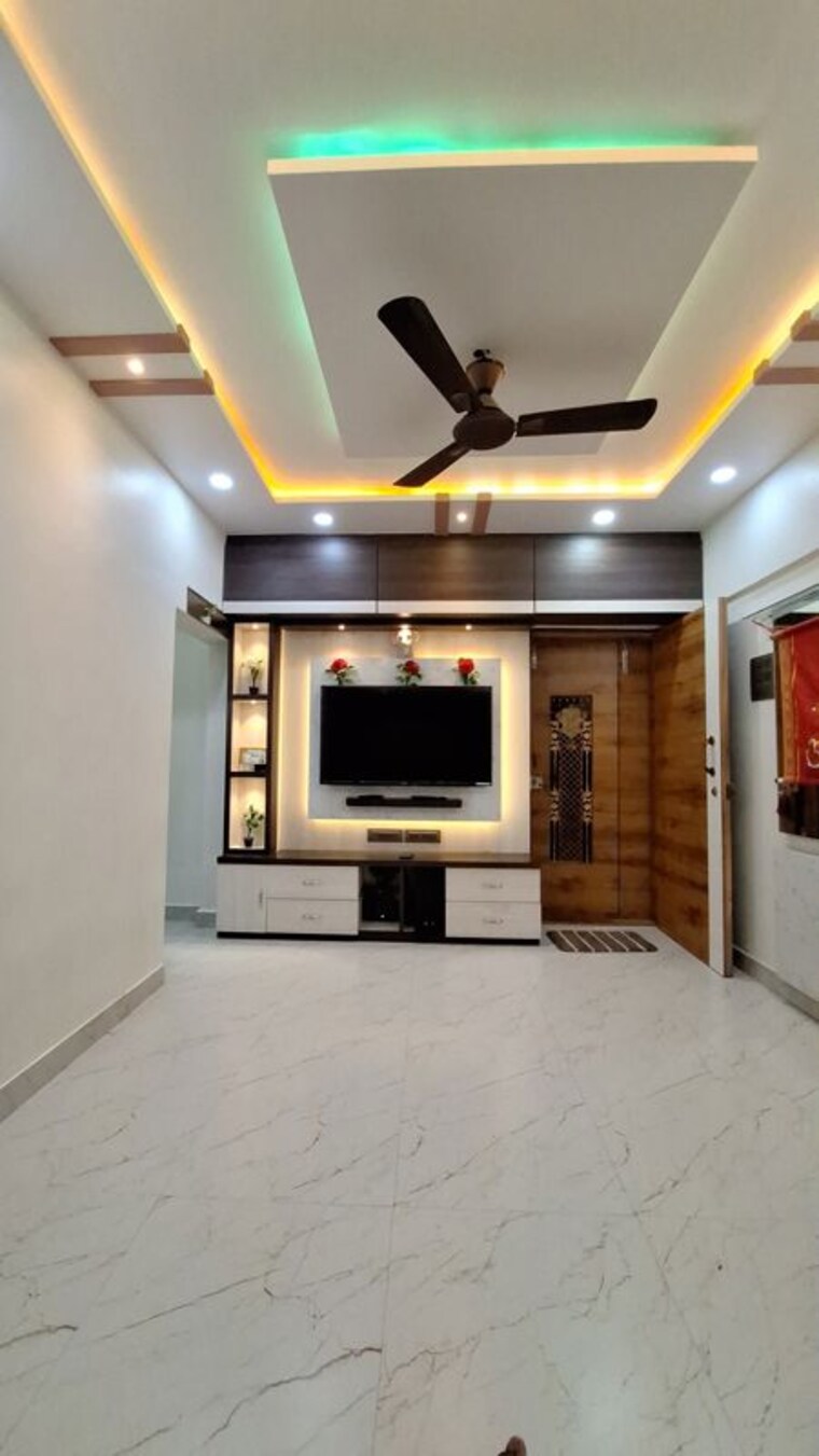  Parking, satellite-garden 1 RK 350 Sq.Ft. Apartment In Goregaon East Mumbai 10730338