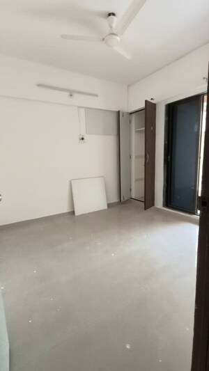 Room in 2 BHK Apartment at Kamdhenu Pride, Kharghar – for Rent