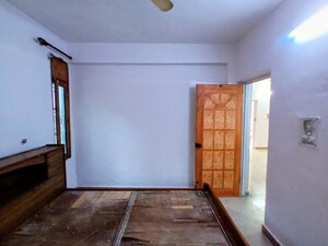 Room in 3 BHK Apartment at Sector 19 Dwarka – for Rent