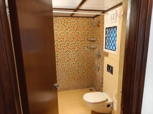 Bathroom in 4 BHK Apartment at Embassy Habitat, Palace Road – for Rent