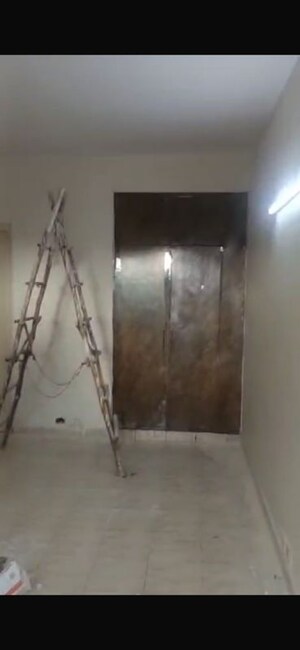 Furnished Amenities in 2 BHK Apartment at BPTP Princess Park, Sector 86 – for Rent