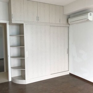 Room in 3.5 BHK Apartment at Ireo Victory Valley, Sector 67 – for Rent