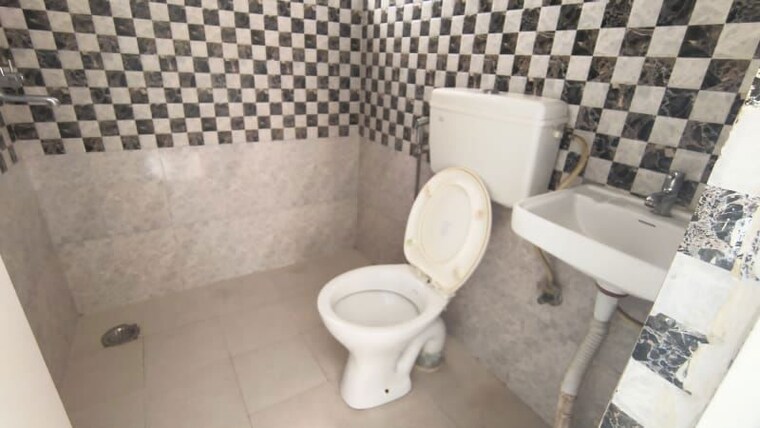 Bathroom, signature-global-synera 2 Bedroom 680 Sq.Ft. Apartment In Sector 81 Gurgaon 10728460