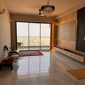 Room in 2.5 BHK Apartment at M3M Soulitude, Sector 89 – for Rent