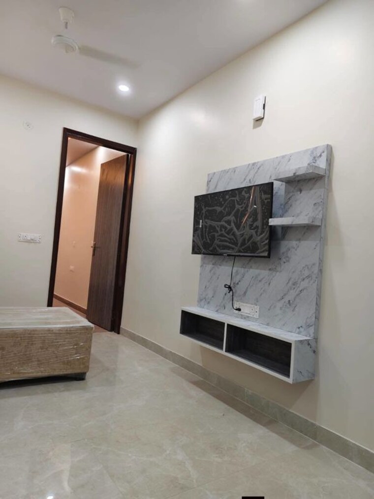 Room, sector 14 1 Bedroom 895 Sq.Ft. Builder Floor In Sector 14 Gurgaon 10730420