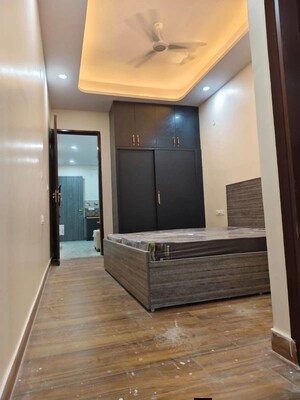 Room in 1 BHK Builder Floor at Sector 14 – for Rent
