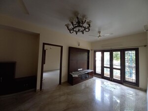 Room in 2 BHK Apartment at Richmond Town – for Rent