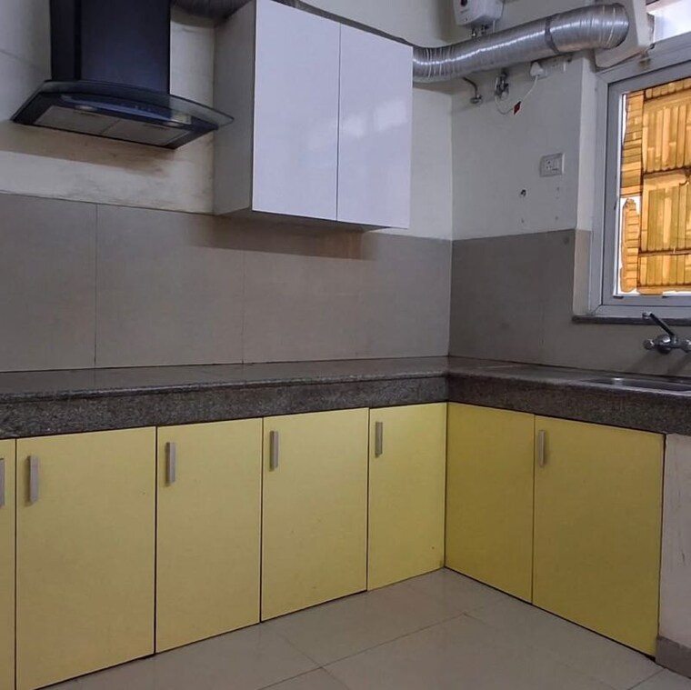 Kitchen, emaar-mgf-emerald-hills 3.5 Bedroom 1500 Sq.Ft. Apartment In Sector 65 Gurgaon 10730431