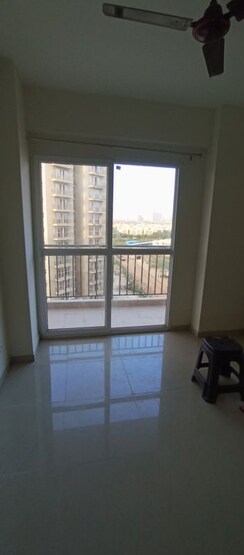 2 BHK Apartment For Rent in Suncity Avenue 102
