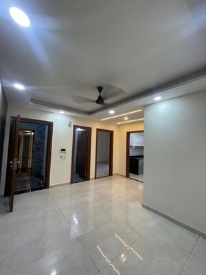 Living Room in 2 BHK Builder Floor at Sector 14 – for Rent