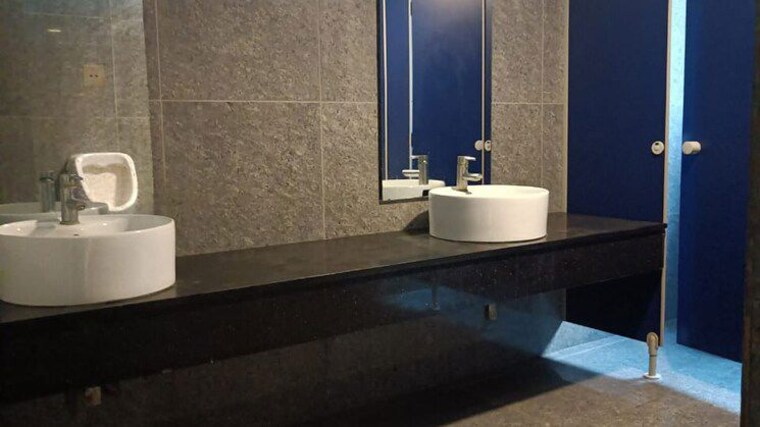undefined, 215-atrium Commercial Office Space 1879 Sq.Ft. In Andheri East Mumbai 10730456