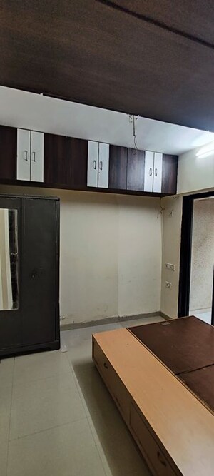 Room in 1 BHK Apartment at Sankalp Heights, Nalasopara West – for Rent