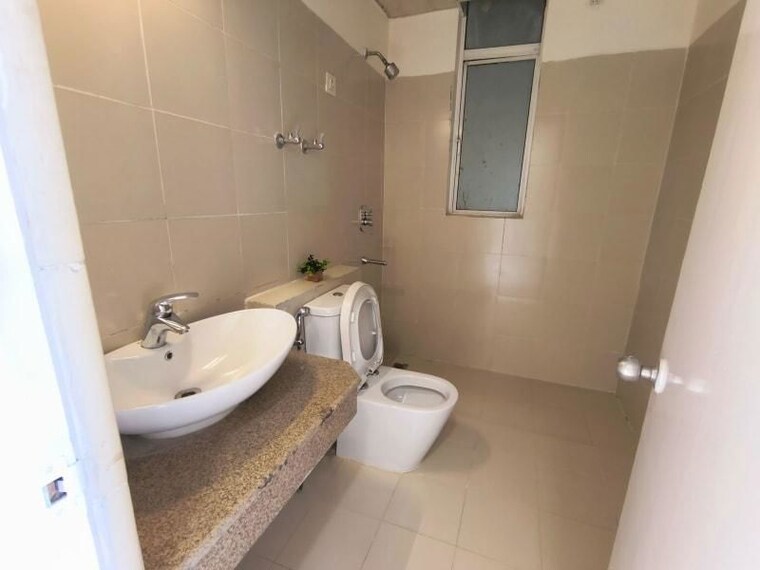 Bathroom, indiabulls-centrum-park 3 Bedroom 1650 Sq.Ft. Apartment In Sector 103 Gurgaon 10730468