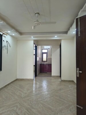 Room in 3 BHK Builder Floor at Sector 57 – for Rent