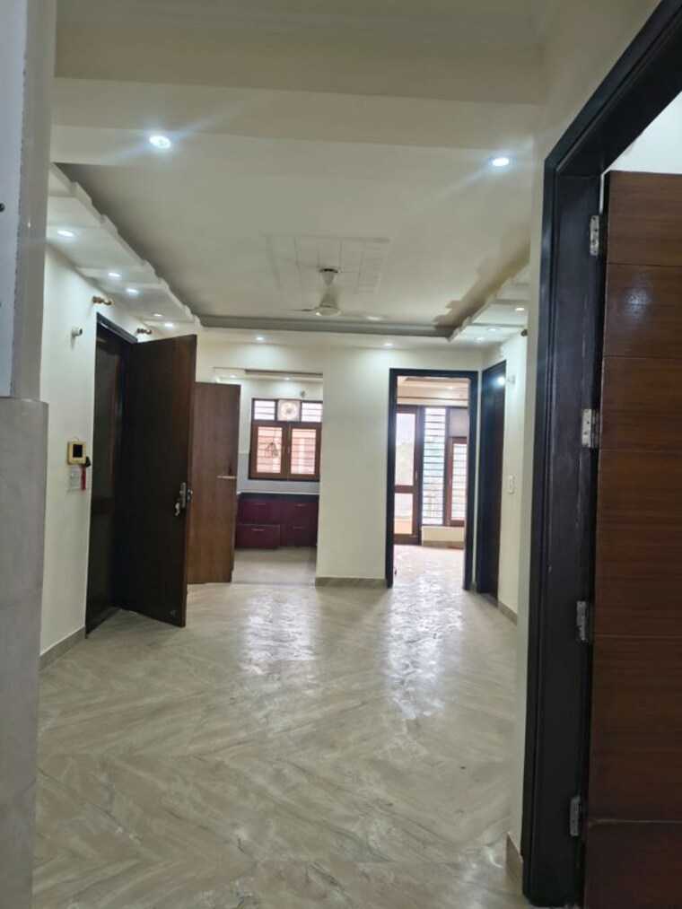Room, sector 57 3 Bedroom 1800 Sq.Ft. Builder Floor In Sector 57 Gurgaon 10730471