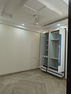 Room in 3 BHK Builder Floor at Sector 57 – for Rent