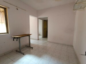 Room in 1 BHK Apartment at Kanakia Sra CHS, Andheri East – for Rent