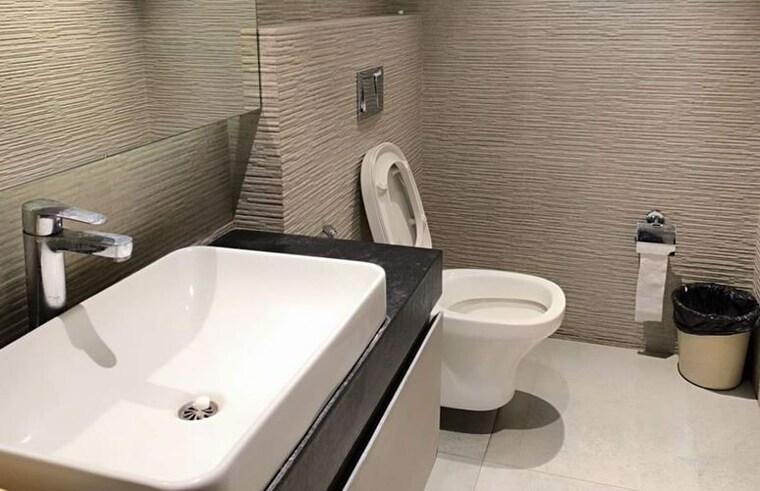 Bathroom, center-point Commercial Office Space 780 Sq.Ft. In Andheri East Mumbai 10730485