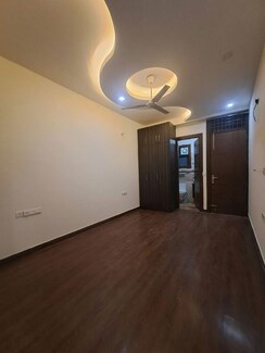 3 BHK +Builder Floor For Rent in South City 1