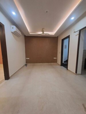 Room in 3 BHK Builder Floor at South City 1 – for Rent
