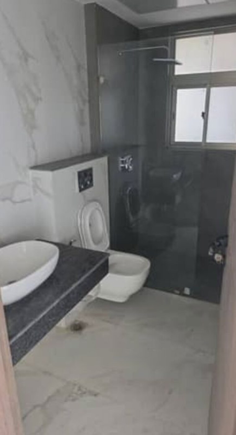 Bathroom, shalimar-belvedere-court 3 Bedroom 2200 Sq.Ft. Apartment In Gomti Nagar Lucknow 10730477