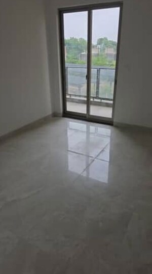 Room in 3 BHK Apartment at Shalimar Belvedere Court, Gomti Nagar – for Sale