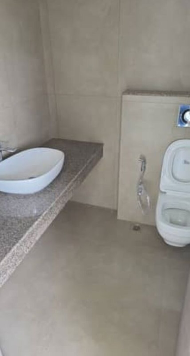Bathroom, shalimar-belvedere-court 3 Bedroom 2200 Sq.Ft. Apartment In Gomti Nagar Lucknow 10730477