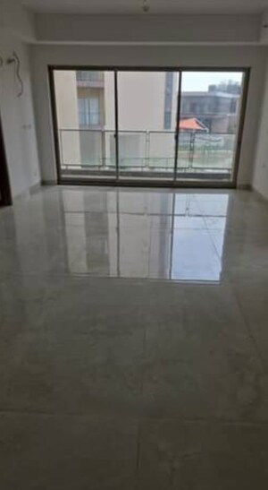 Room in 3 BHK Apartment at Shalimar Belvedere Court, Gomti Nagar – for Sale