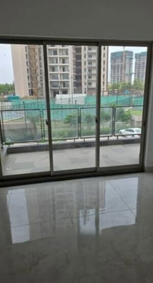 Room in 3 BHK Apartment at Shalimar Belvedere Court, Gomti Nagar – for Sale