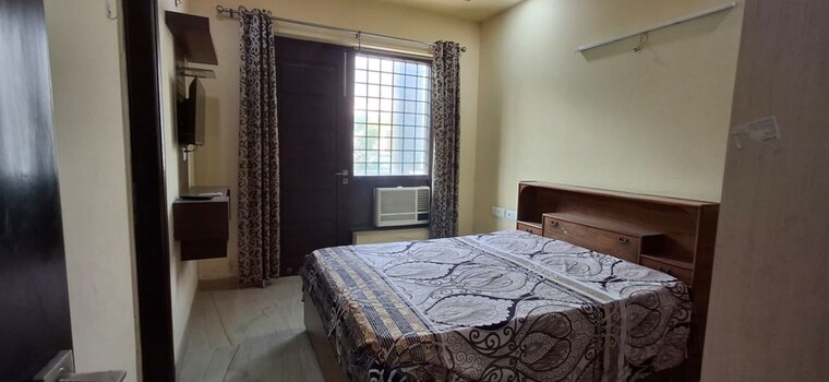 Bedroom, sushant lok i 2 Bedroom 1500 Sq.Ft. Builder Floor In Sushant Lok I Gurgaon 10730512