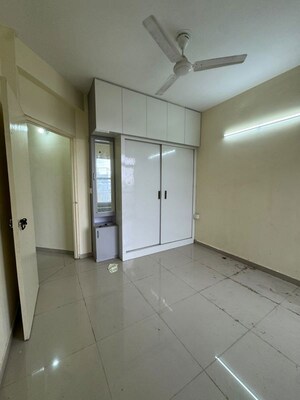 Room in 2 BHK Apartment at Pareena Micasa, Sector 68 – for Sale