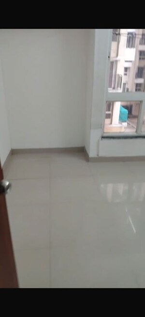 Room in 2 BHK Apartment at DB Orchid Ozone, Dahisar East – for Rent