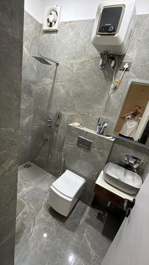 Team Area in 3 BHK Builder Floor at Sector 14 – for Rent