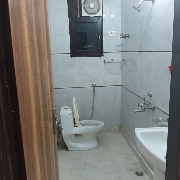 Bathroom, home-kamakhya-villas 3 Bedroom 1350 Sq.Ft. Villa In Gaur City 1 Greater Noida 10730515