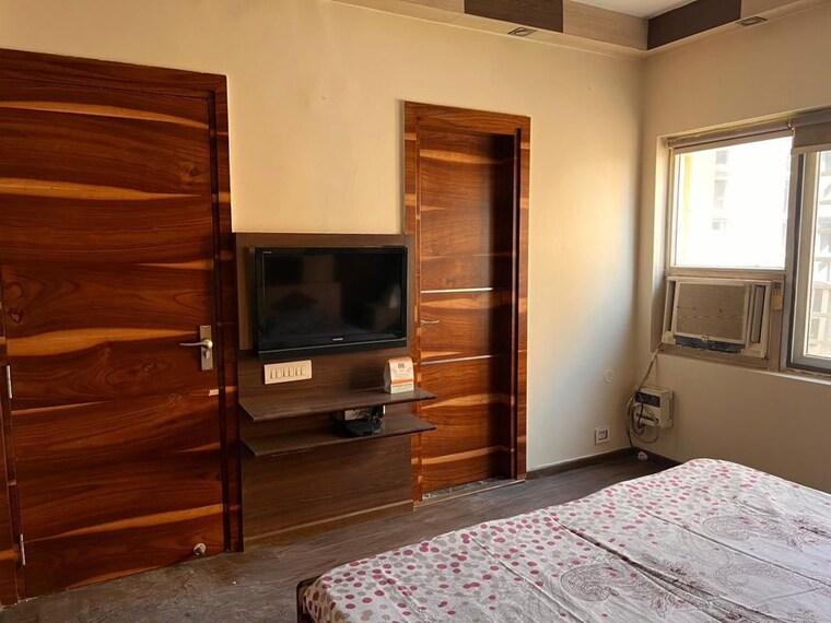 Room, bptp-park-grandeura 3.5 Bedroom 2150 Sq.Ft. Apartment In Sector 82 Faridabad 10730552