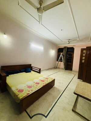 Bedroom in 1.5 BHK Independent House at Dlf Phase ii – for Rent