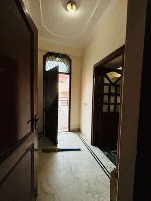 Building Lobby in 1.5 BHK Independent House at Dlf Phase ii – for Rent