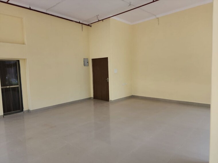 Room, dilip-makskap-centre Commercial Office Space 465 Sq.Ft. In Andheri West Mumbai 10730568