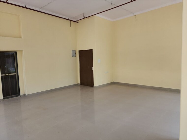 Room, dilip-makskap-centre Commercial Office Space 465 Sq.Ft. In Andheri West Mumbai 10730568