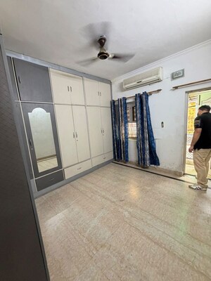 Building Lobby in 3 BHK Apartment at Unitech The Residences Sector 33, Sector 33 – for Rent