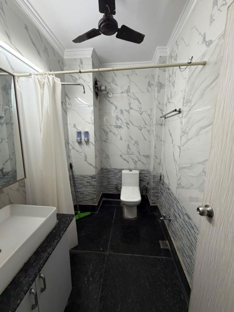 Bathroom, unitech-the-residences-sector-33 3 Bedroom 1545 Sq.Ft. Apartment In Sector 33 Gurgaon 10730595